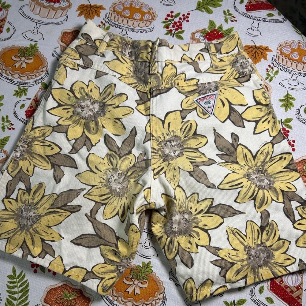 Vintage Palmettos High-Waisted Sunflower Shorts